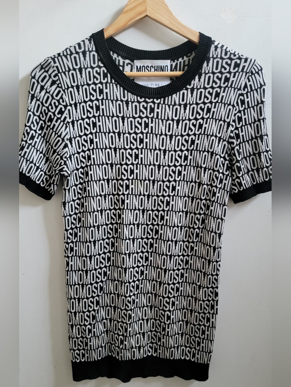 AUTHENTIC MOSCHINO COUTURE,VIRGIN WOOL PRINTED T-SHIRT SIZE US 6 WOMAN.